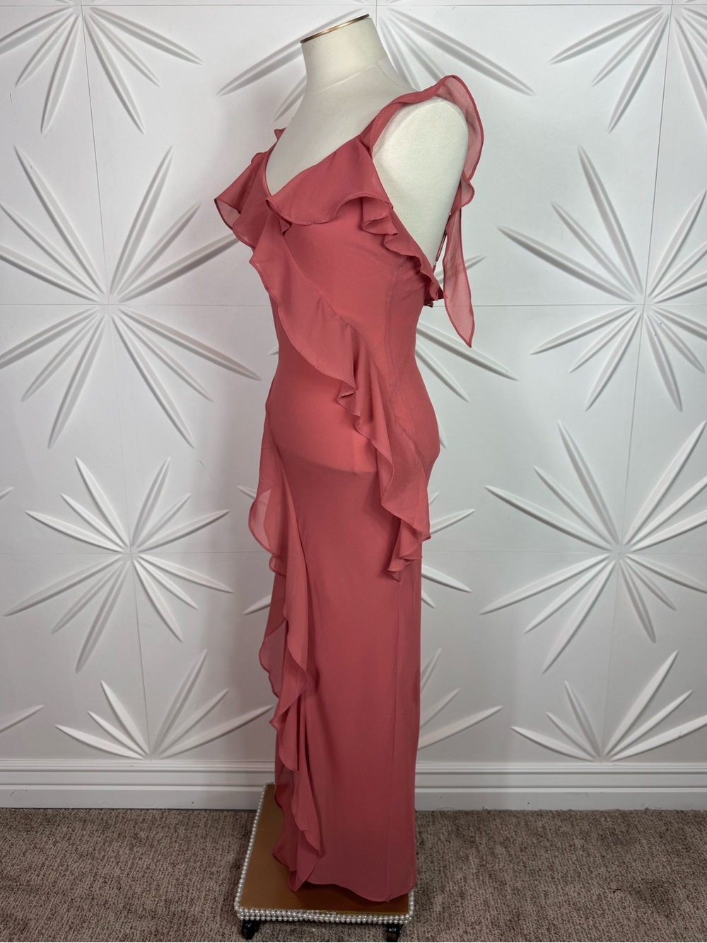 Express Flowy Georgette Ruffle Midi Dress - Picture 5 of 11